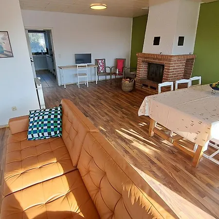 In Hanglage Mit Garten Und Balkon Appartement