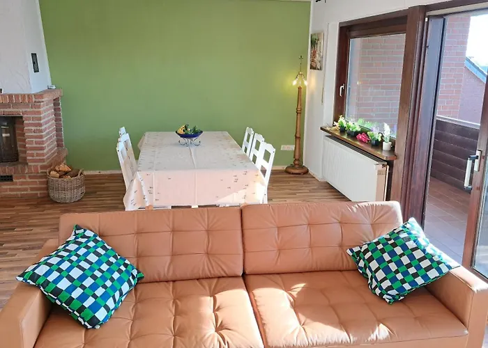 In Hanglage Mit Garten Und Balkon Appartement *