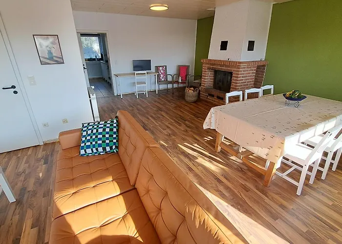 In Hanglage Mit Garten Und Balkon Appartement