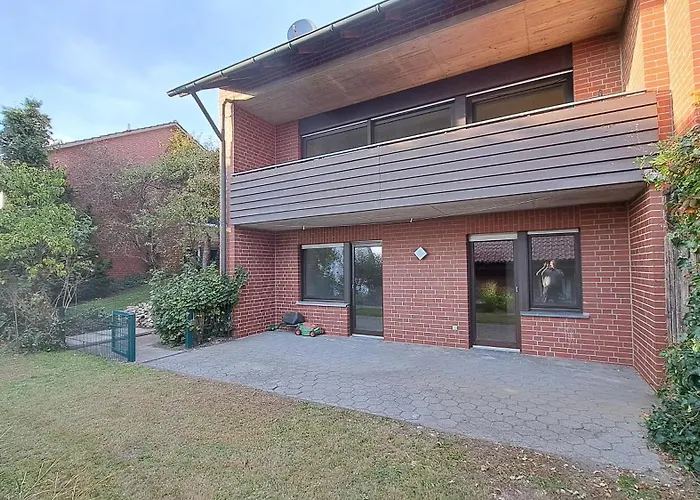 In Hanglage Mit Garten Und Balkon *