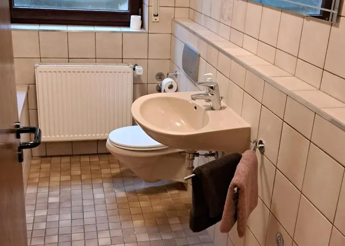 In Hanglage Mit Garten Und Balkon Appartement