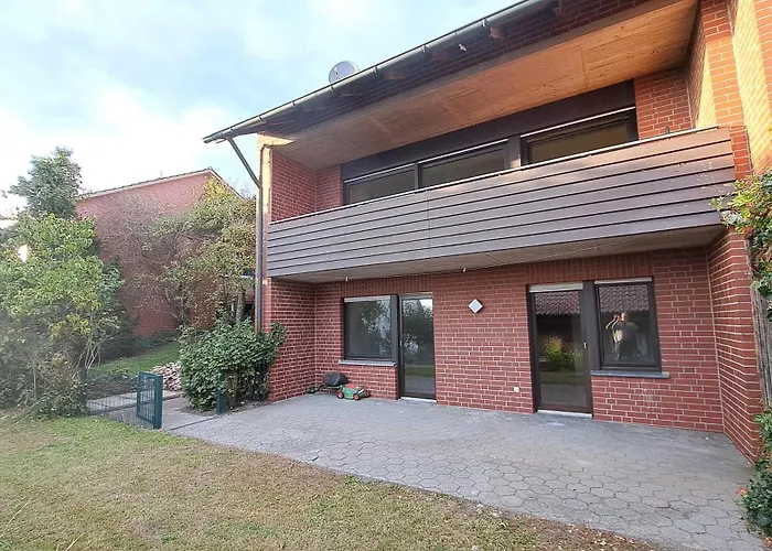 In Hanglage Mit Garten Und Balkon *